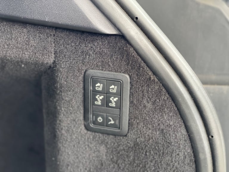 LAND ROVER RANGE ROVER SPORT SDV6 HSE DYNAMIC 7 seats 2014