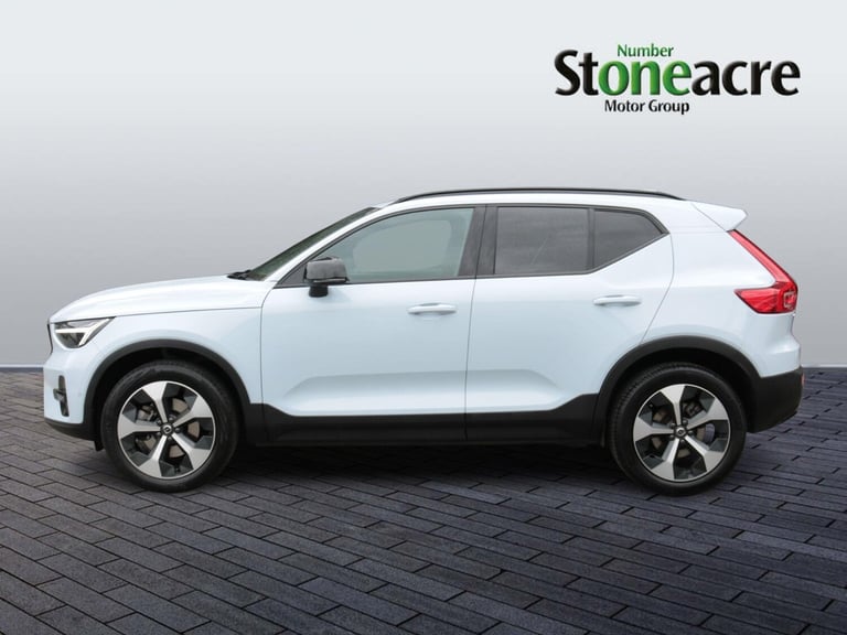 2024 Volvo XC40 Plus Dark B4 (197 hp) ESTATE Petrol/Electric Hybrid Automatic