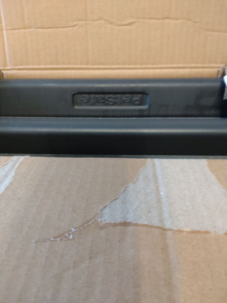 BRAND NEW NEVER BEEN USED dogs car ramp pick up only 