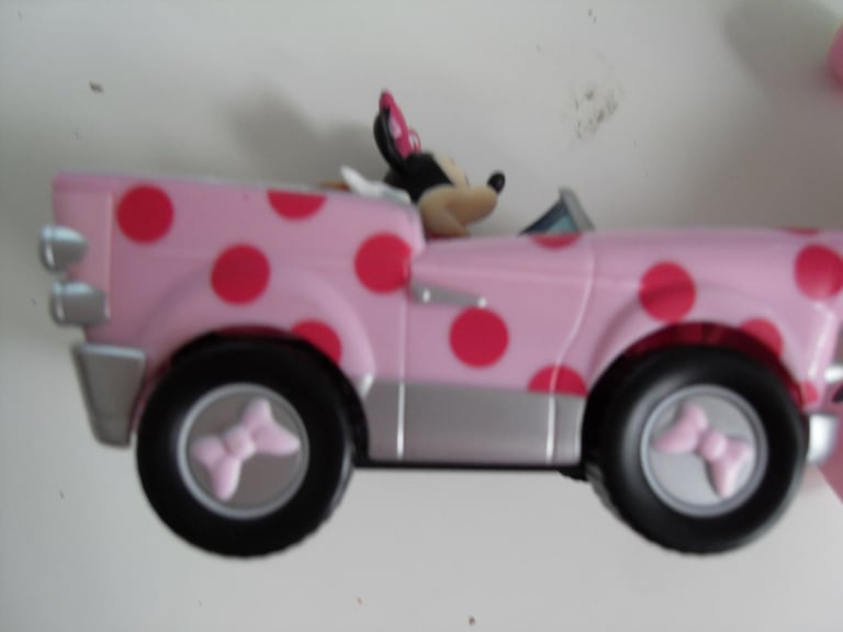 Disney Store Minnie Mouse Remote Control Car  Like-New