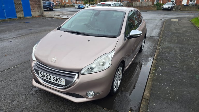 2013 Peugeot 208 1.4 VTi Allure 3dr HATCHBACK Petrol Manual
