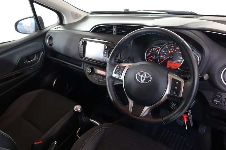 2014 Toyota Yaris 1.33 Dual VVT-i Excel Hatchback 5dr Petrol Manual Euro 5 Euro 5 (99 ps) Hatchba...