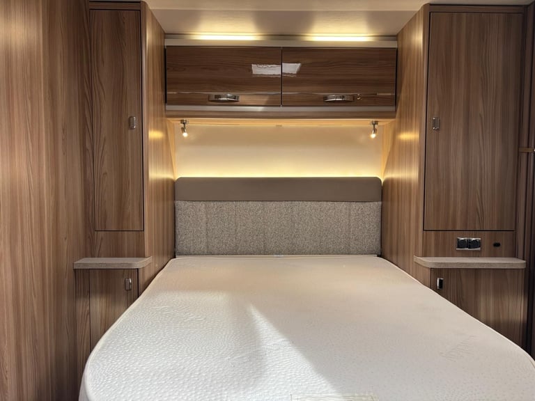 2020 Swift Fairway Platinum 880 8ft Wide, Transverse Island Fix Bed WAS £21,995