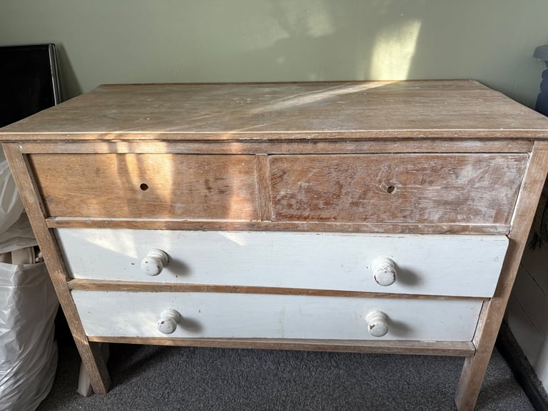 Free chest of drawers need collecting today or tomorrow (5th October)