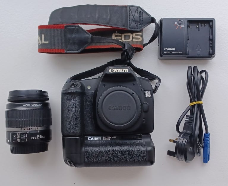 image for Canon 30D+18-55 is kit lens