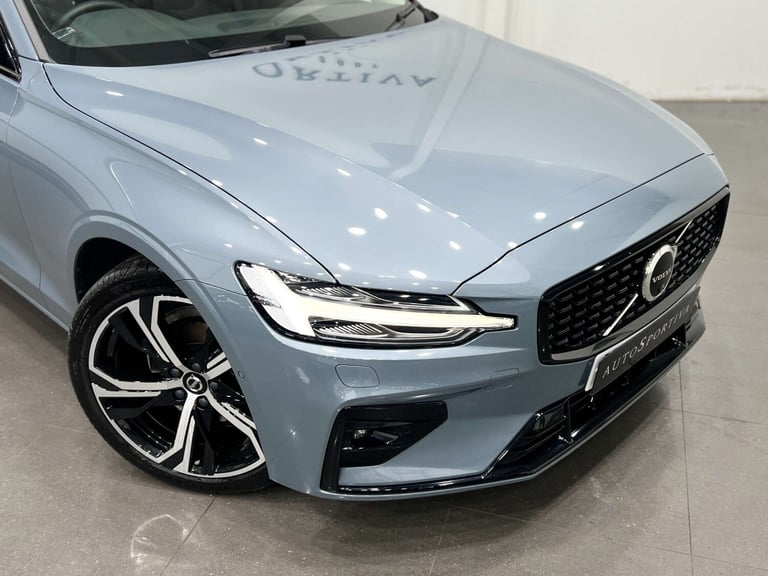 2023 Volvo V60 2.0 V60 Ultimate B4 MHEV Auto 5dr Estate Hybrid Automatic