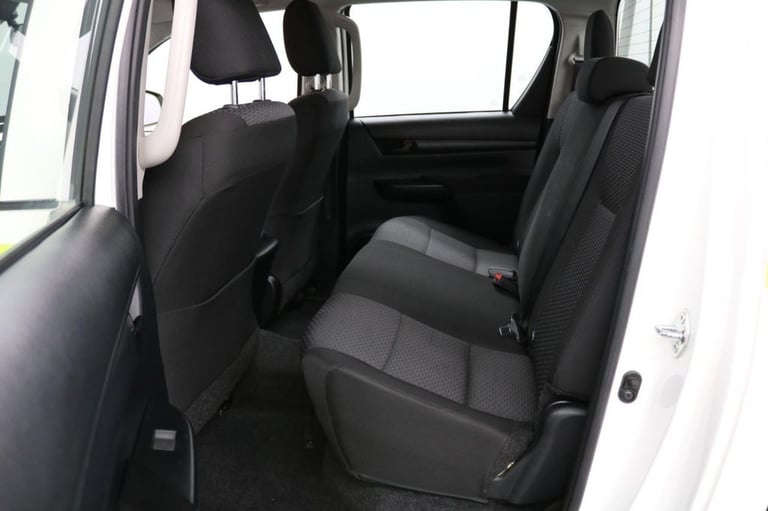 2022 Toyota Hilux 2.4 D-4D Active Pickup Double Cab 4WD 150 BHP Euro 6 ULEZ Free PICKUP Diesel Ma...