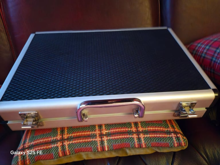 Aluminum brief case 