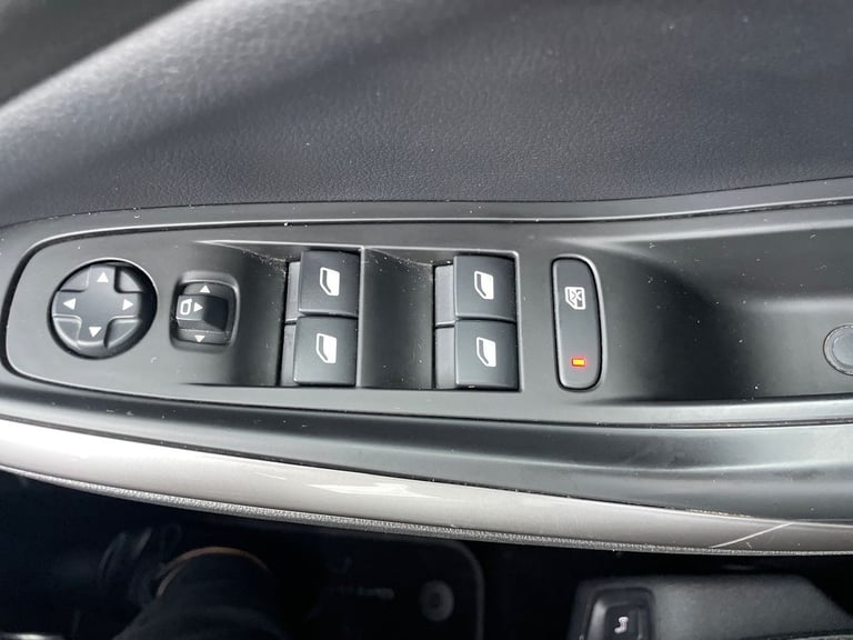 2022 Vauxhall Grandland Grandland 1.5T D Ultimate Auto Hatchback Diesel Automatic