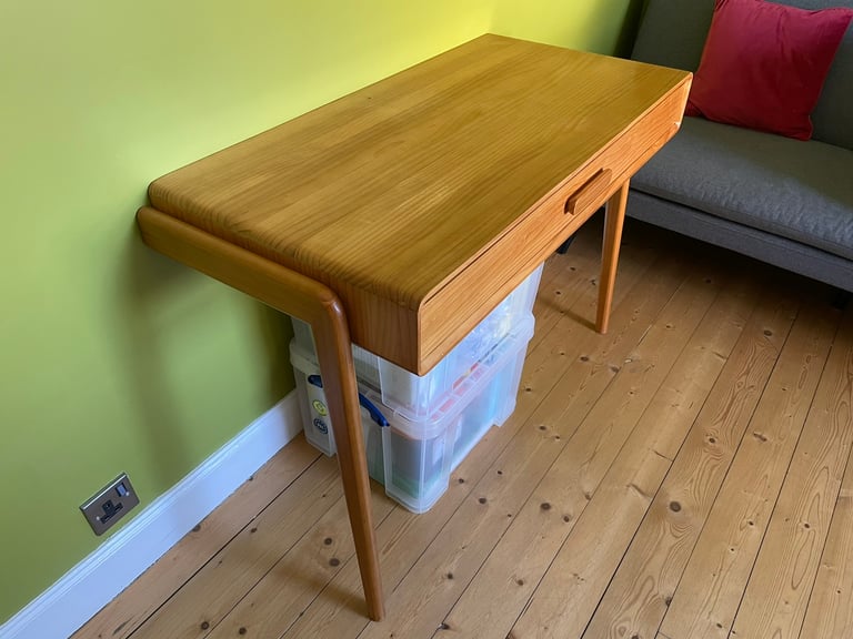 LA REDOUTE oak desk with drawer