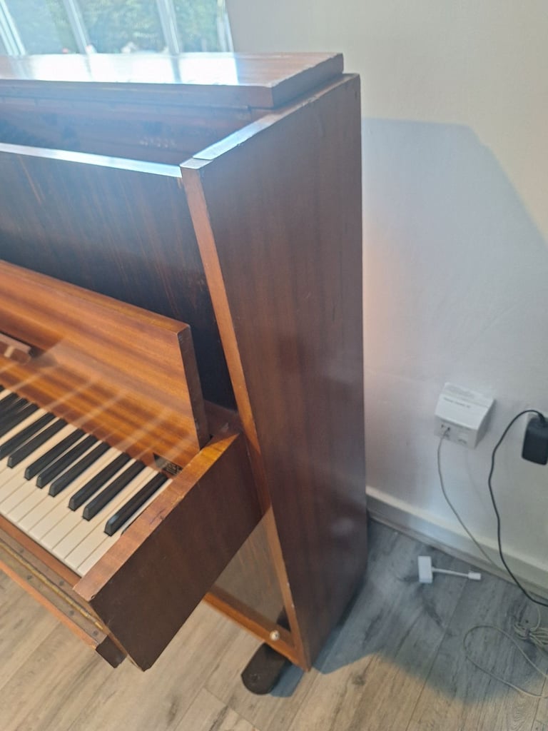 Upright Piano – Monington & Weston (Tuned, Ready to Play)