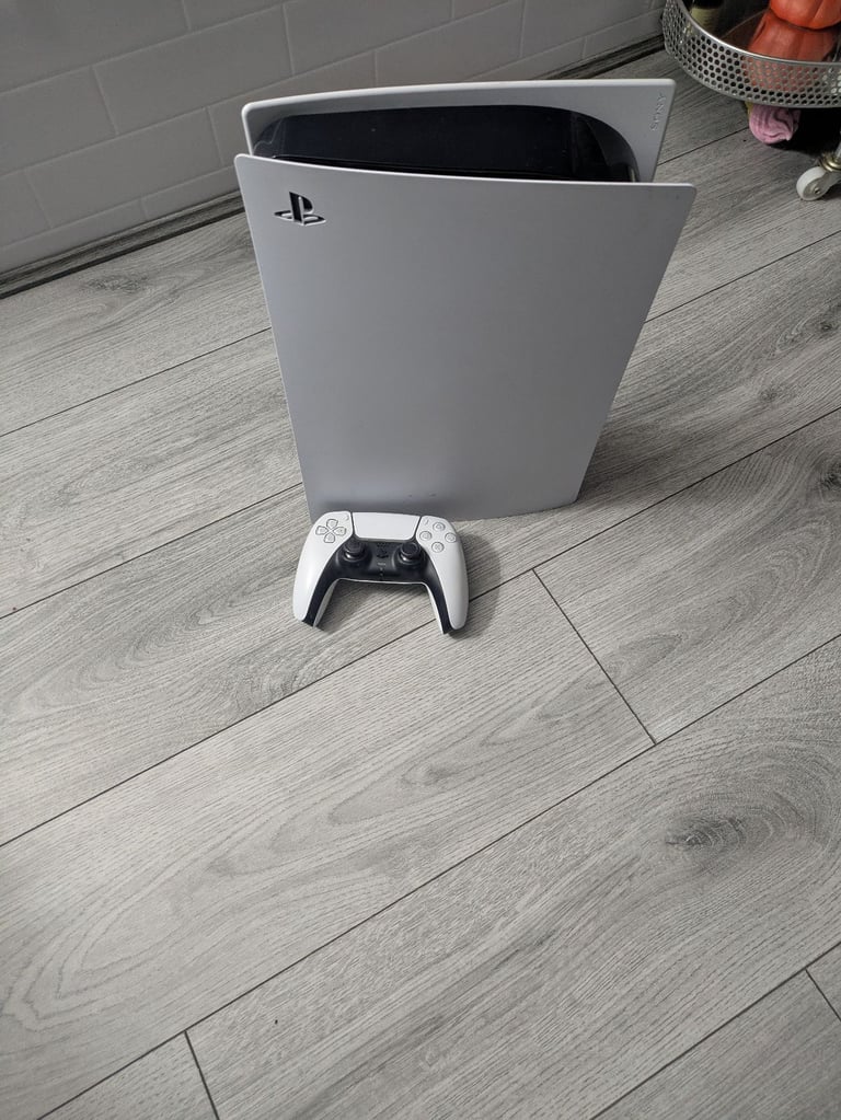 image for PS5 DISC EDITION & CONTROLLER 