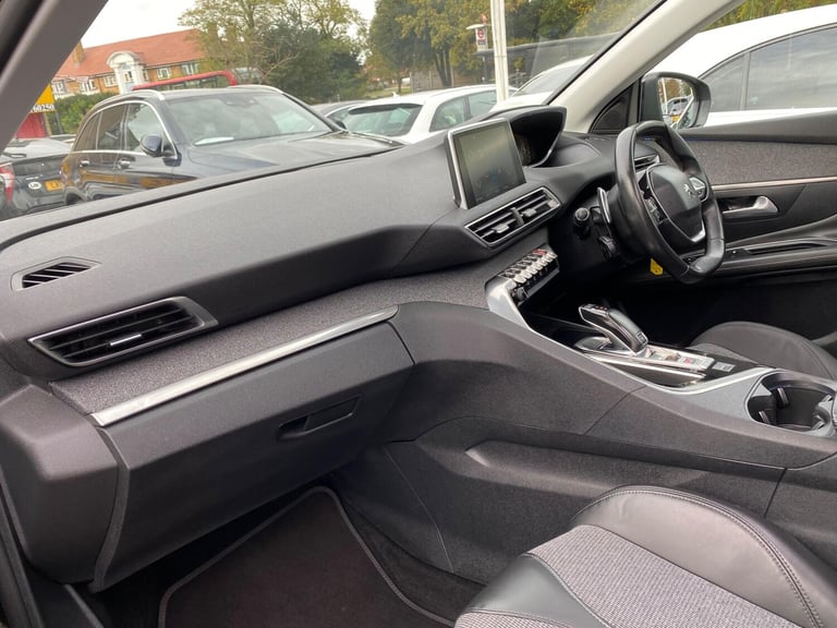 2017 Peugeot 3008 1.2 PureTech Allure EAT Euro 6 (s/s) 5dr HATCHBACK Petrol Automatic