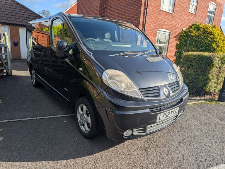 Renault trafic camper day van