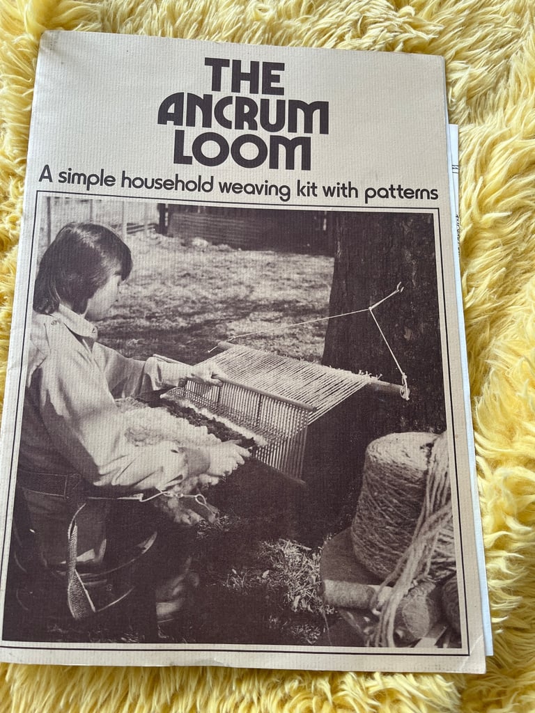 Ancurm weaving loom