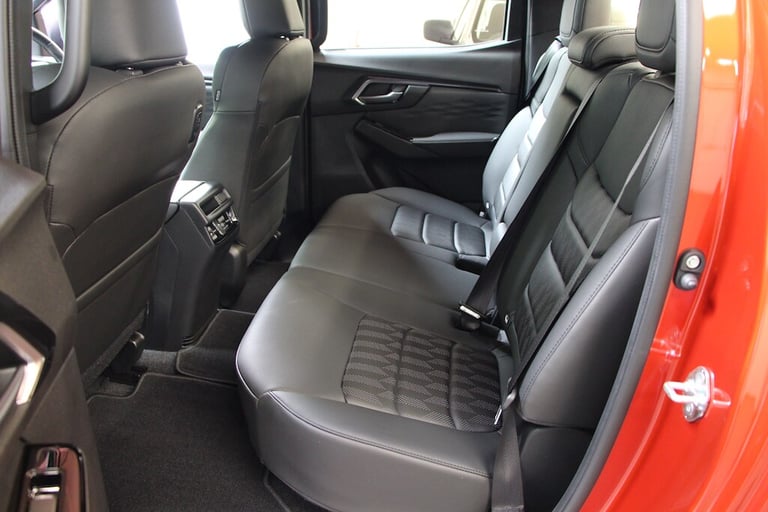 1969 Isuzu D-Max 1.9 TD V-Cross Double Cab Auto 4WD [164] (UNSTOPPABLE V-CROSS £2,500 + VAT Pick ...
