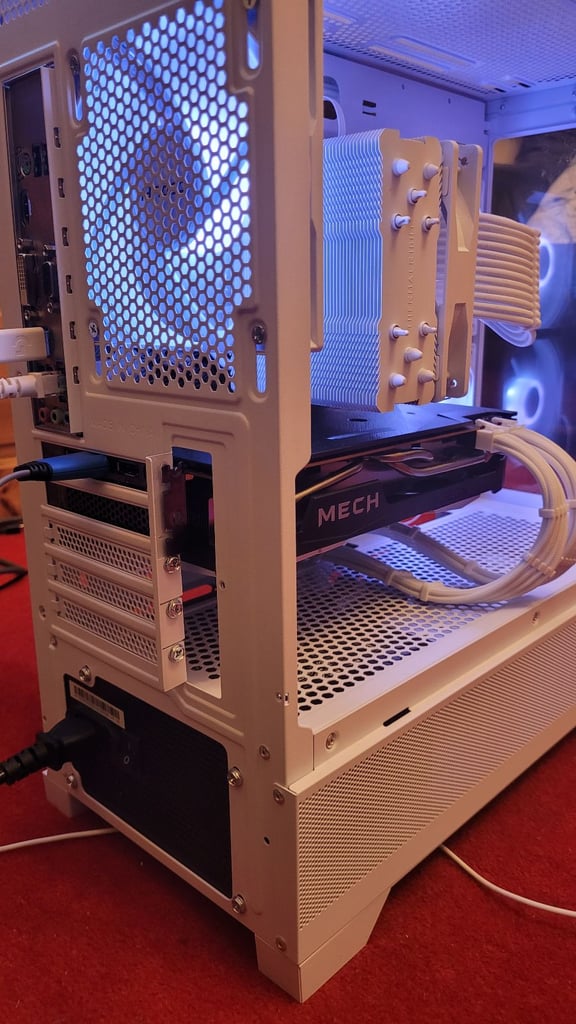 White RGB Gaming PC – Ryzen 5 5600 / RX 6750 XT / 16 GB / 1 TB SSD – £589