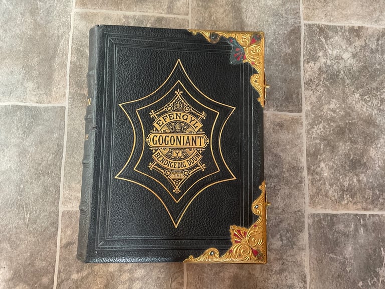 image for 19th century Welsh language bible, Y Bibl Gysegr-lan