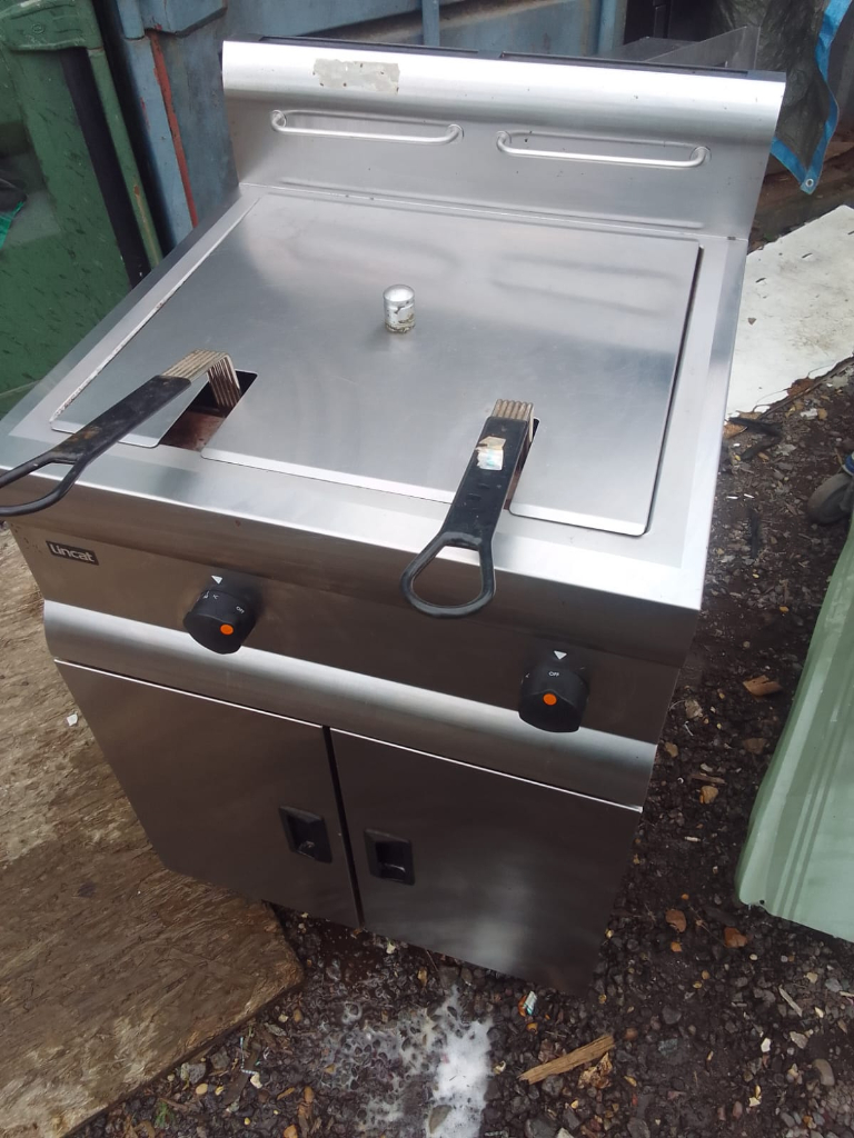 Commercial catering equipment Lincat gas fryer trailer restaurant kitchen items 