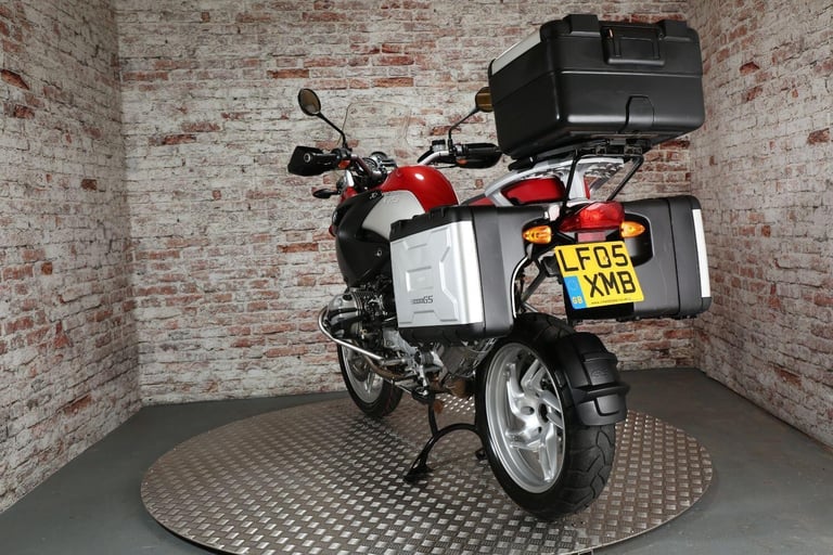 BMW R1200GS - 2005 Petrol Manual in Red