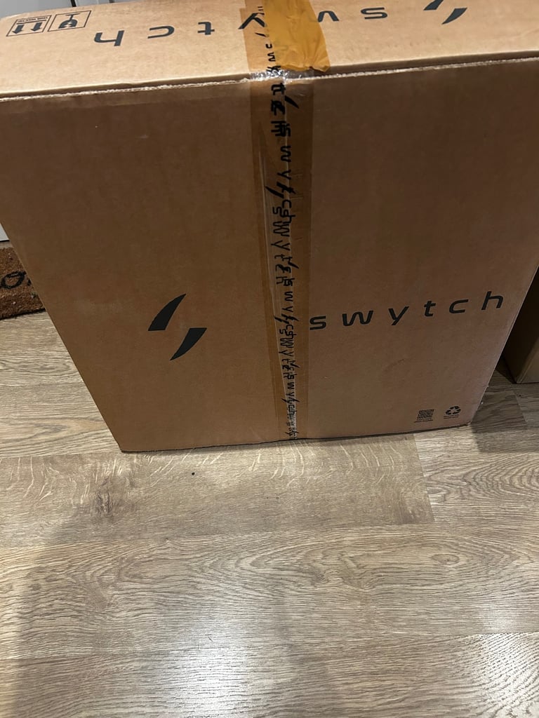 Brand new Swytch electric bike conversion kit with accessories