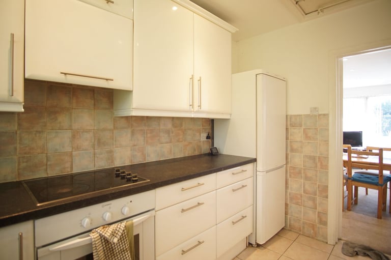 Impressive 2-bedroom first-floor flat available to rent in Stanmore, HA7
