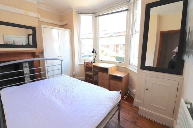 5 bedrooms in Hurst Street, Oxford, OX4 Book Online - The Rent Guru {197}