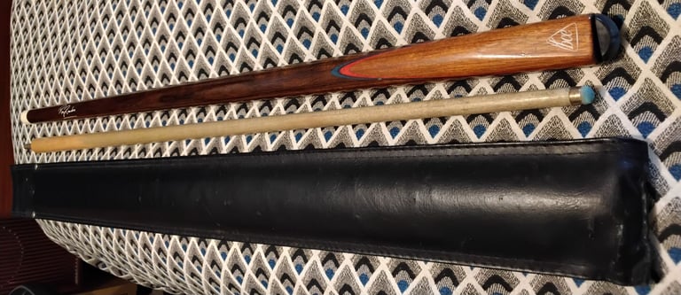 Pro snooker cues & cases,no dispatch viewing welcome Gateshead, 
