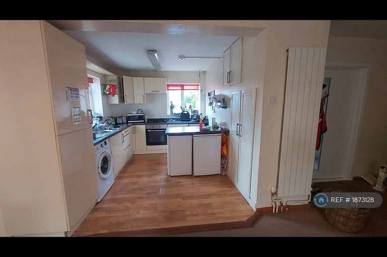 6 bedroom house in Somers Close, Stanmore, SO22 (6 bed) (#1873128)