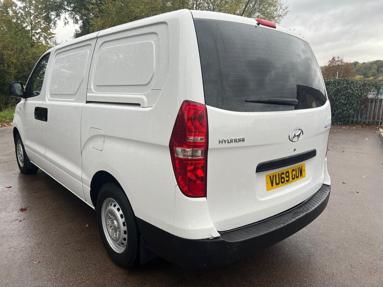 2019 Hyundai Iload 2.5 CRDi 116ps SE Van [6] one owner service history  PANEL VAN Diesel Manual