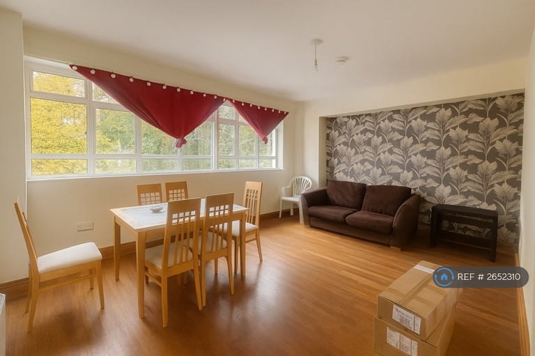 image for 2 bedroom flat in Hanover House, Southampton, SO14 (2 bed) (#2652310)