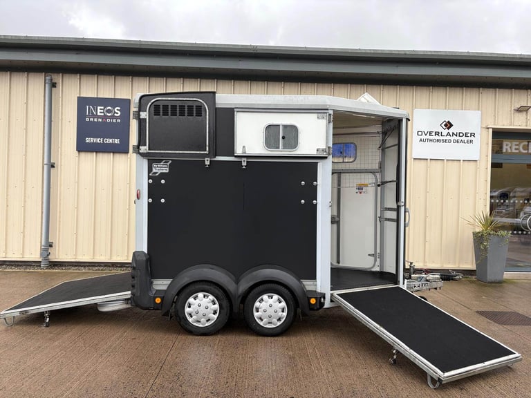 IFOR WILLIAMS HB506 HORSE BOX
