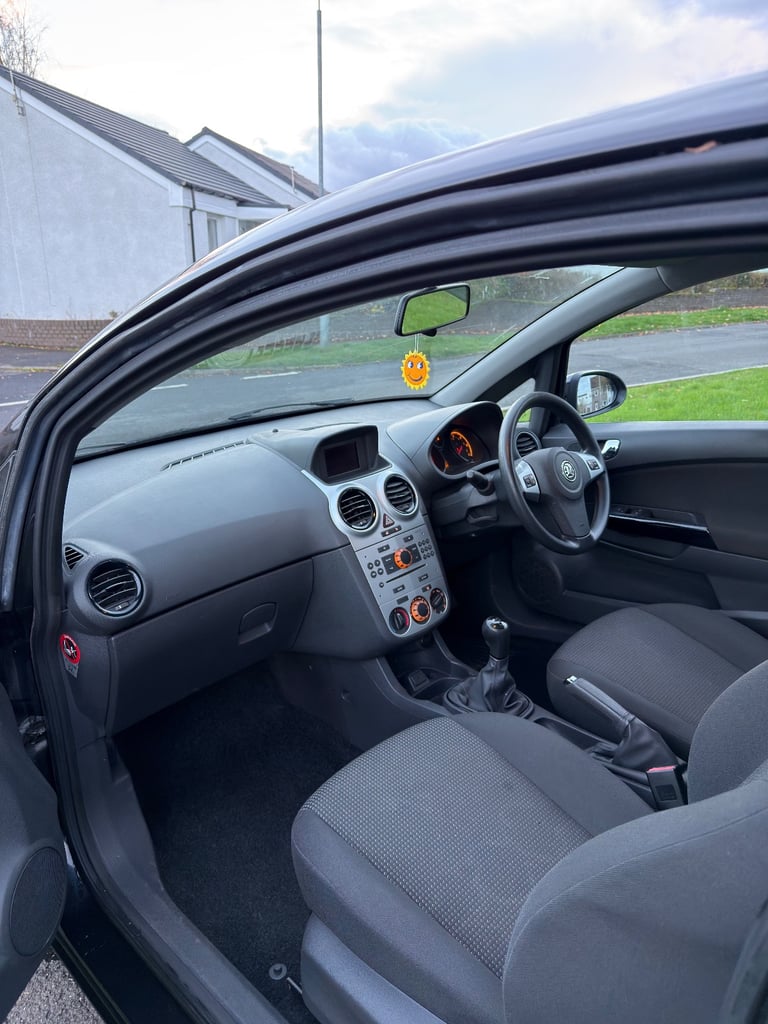2011 Vauxhall Corsa Excite (LOW MILES)
