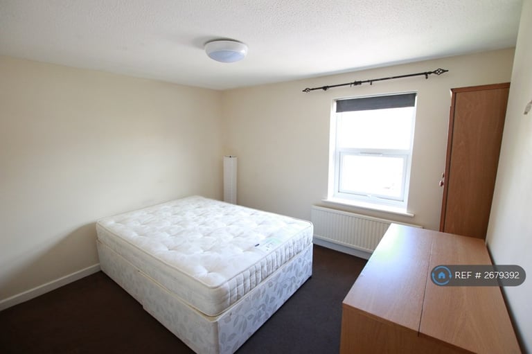 3 bedroom house in Stanway Cottages, Reading, RG6 (3 bed) (#2679392)