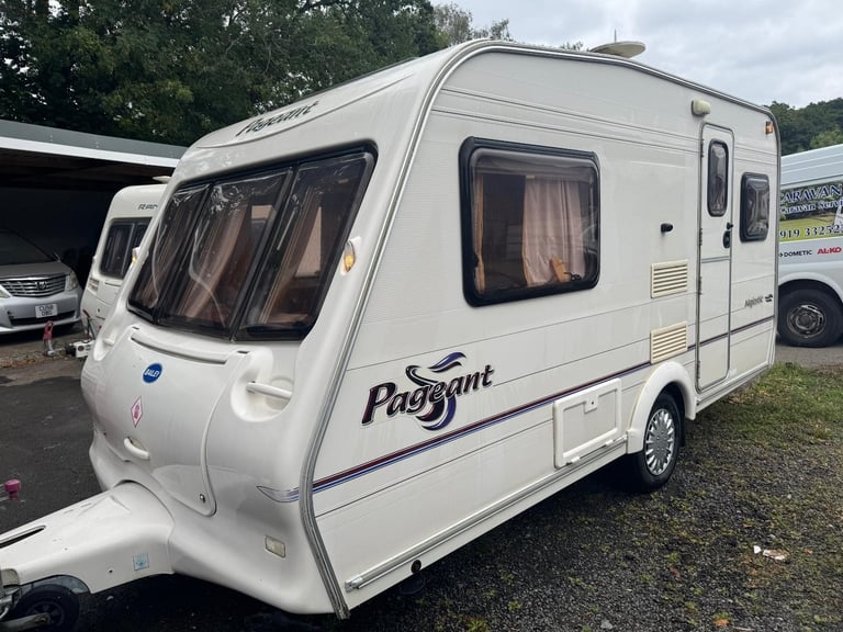 ⭐️ 2004 BAILEY PAGEANT MAJESTIC ⭐️ 2 BERTH TOURING CARAVAN ⭐️