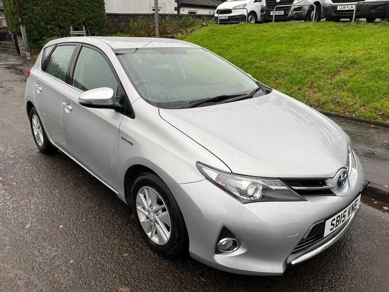 Toyota Auris 1.8 VVT-h Icon CVT Euro 5 (s/s) 5dr Petrol/Electric Hybrid Automatic