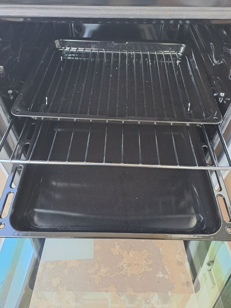 image for Essentials Electric Oven – Barely Used – £50