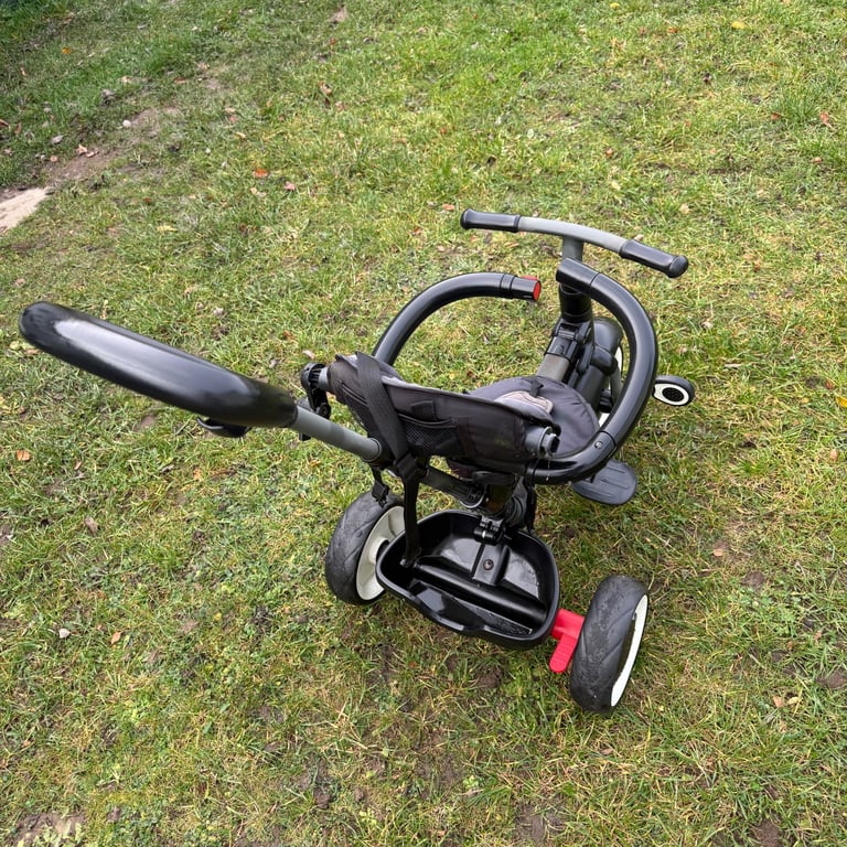 Child’s push trike 