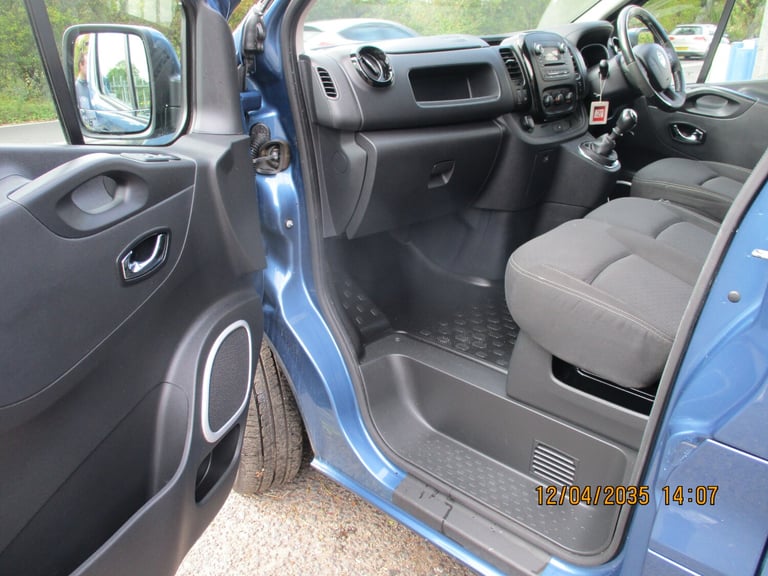 2015 Vauxhall Vivaro 2900 1.6CDTI BiTurbo 120PS ecoFLEX Sportive L2 H1 Van PANEL VAN Diesel Manual