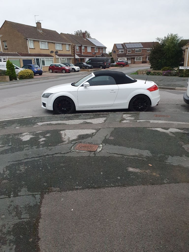 Audi, TT, Convertible, 2011, Manual, 1798 (cc), 2 doors