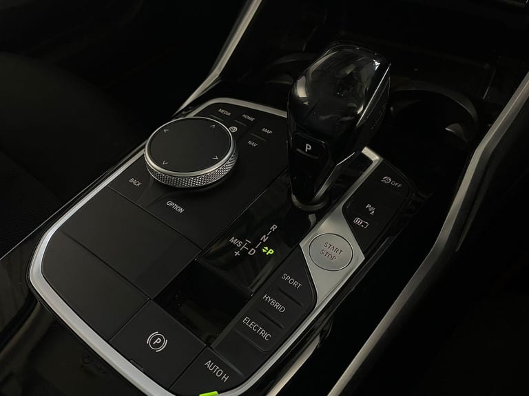 2020 BMW 3 Series 2.0 330e 12kWh SE Pro Auto Euro 6 (s/s) 4dr SALOON Petrol/Electric Hybrid Autom...