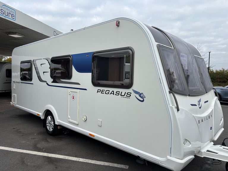 2017 BAILEY PEGASUS BRINDISI, 4 BERTH WITH ISLAND BED, NEW MATTRESS