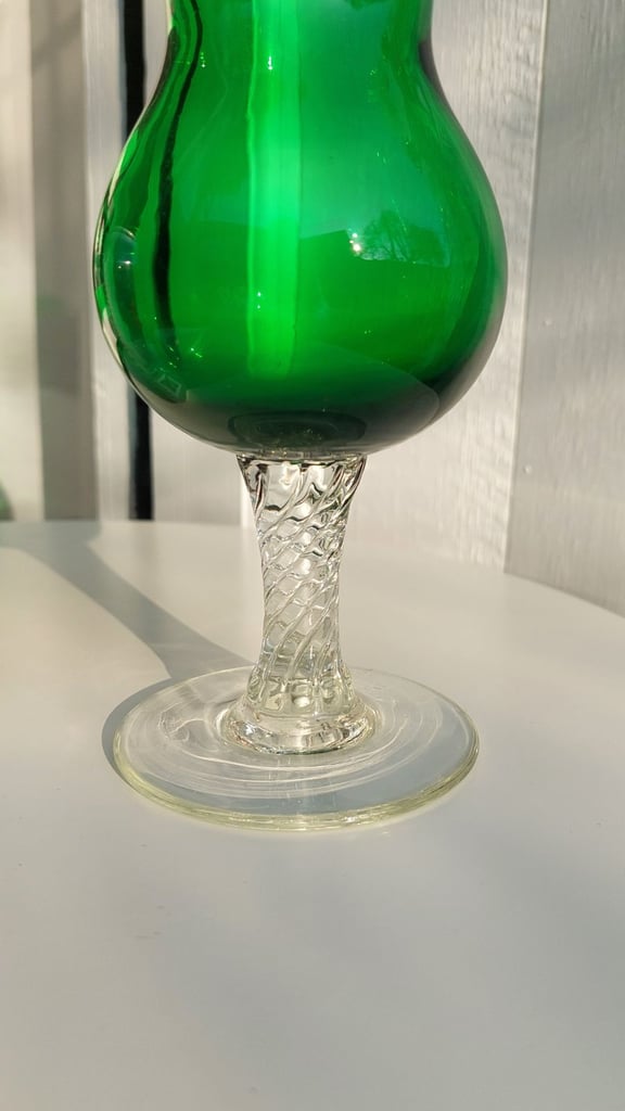 ANTIQUE GREEN COLOURED GLASS VASE 