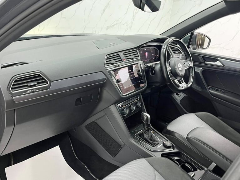 2020 Volkswagen Tiguan 2.0 TDI R-Line Tech SUV 5dr Diesel DSG 4Motion Euro 6 (s/s) (150 ps) ESTAT...