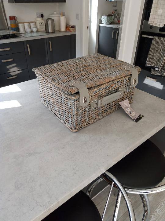 Picnic Basket - Wicker 4 Persons
