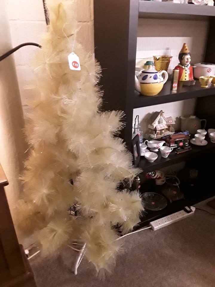 Fab vintage gold bushy 5ft Christmas tree Low Cost Moves 2nd Hand Furniture STALYBRIDGE SK15 3DN