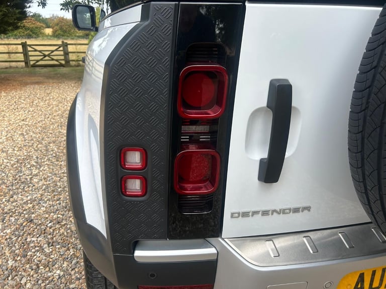 LAND ROVER DEFENDER 90 3.0 D200 MHEV 2021