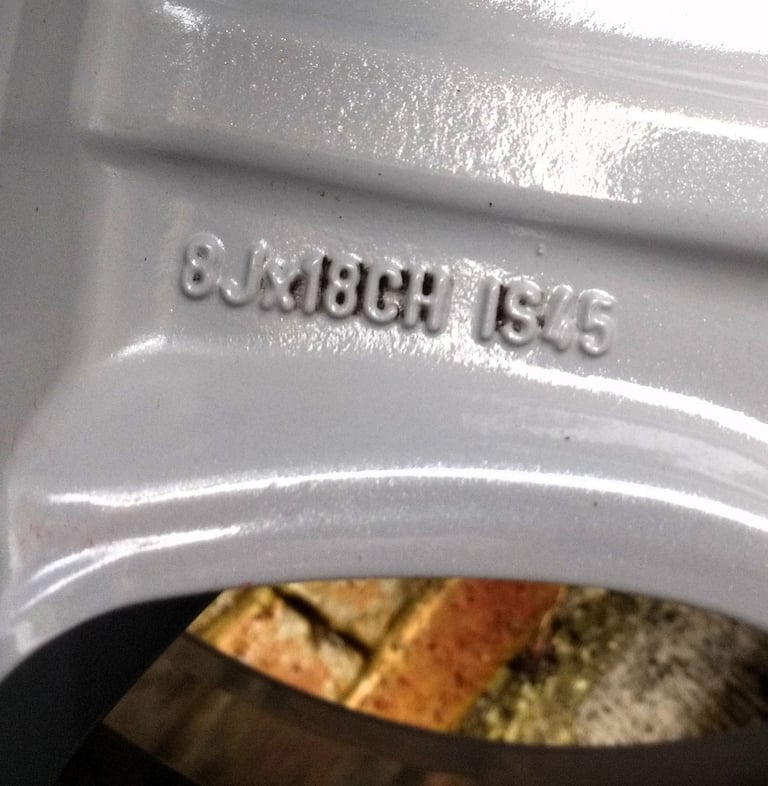 IMMACULATE 18" FORD ALLOYS 5x108 WHEELS