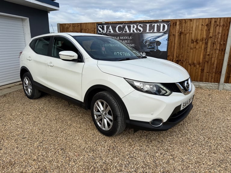 image for 2014 Nissan Qashqai 1.2 DiG-T Acenta [Smart Vision Pack] 5dr HATCHBACK Petrol Manual