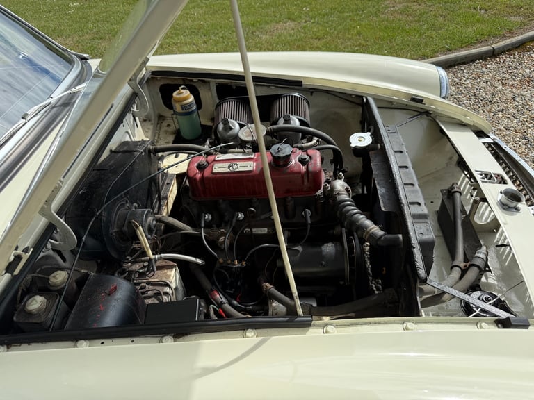 1965 MG MGB Pull Handle Roadster  Convertible PETROL Manual